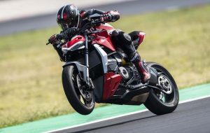 Cận cảnh Ducati Streetfighter V2 mới