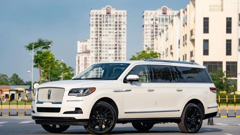 Lincoln Navigator 2022 bản nâng cấp sở hữu một số những thay đổi nhằm mang đến sự cân đối hơn