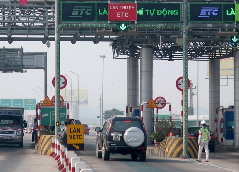 Nên lái xe chậm không quá 30km/h 