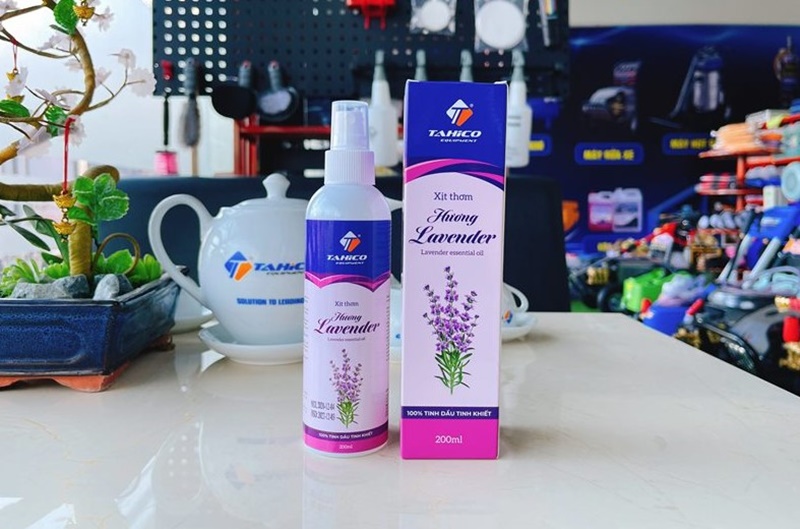 Tinh dầu xịt thơm xe ô tô hương Lavender