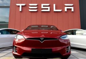 Tesla thu hồi 40.000 xe do lỗi trợ lực lái điện 