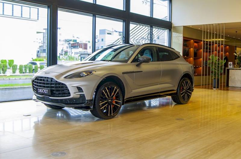 Aston Martin DBX707 ra mắt ngày 5/11