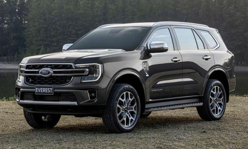 Ford Everest 2023 đang được bán với 4 phiên bản