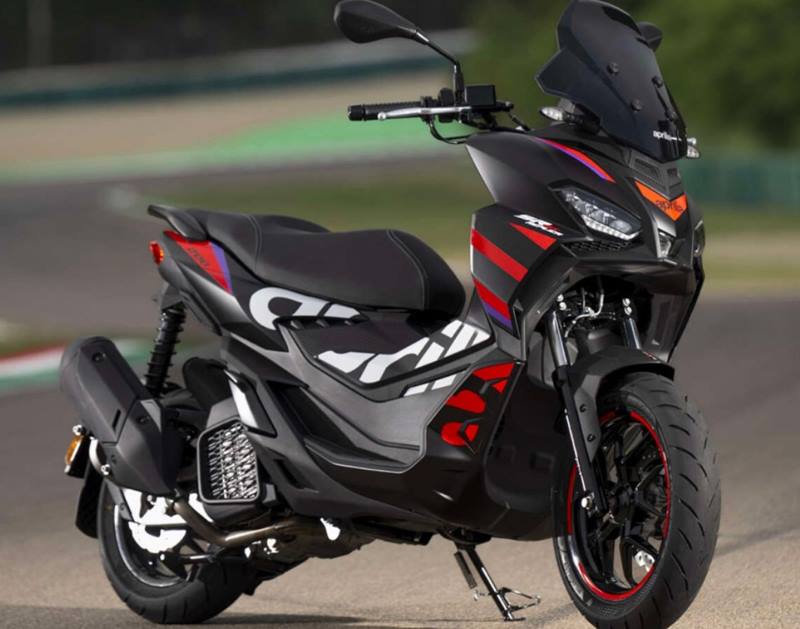 SR GT Replica được khoác lên mình màu áo giống như chiếc Aprilia RS-GP