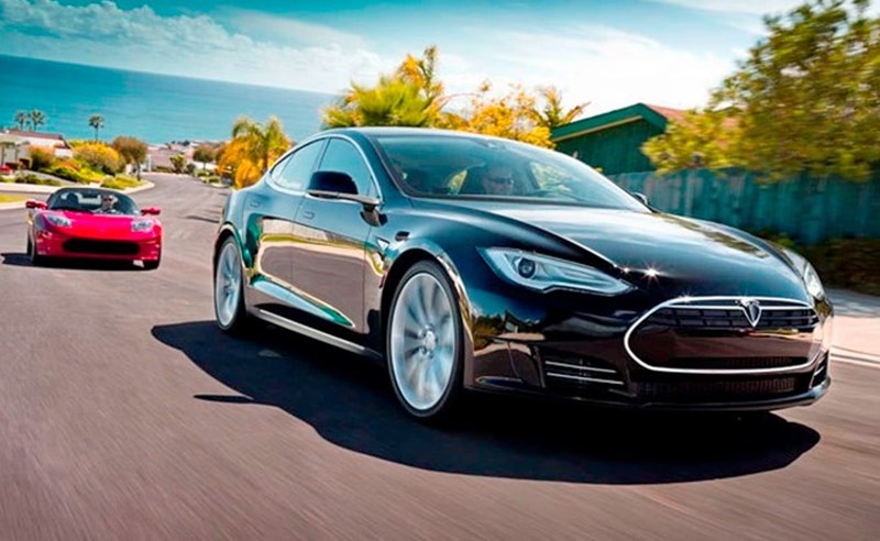 Tesla là thương hiệu xe sở hữu hành trình ấn tượng với khả năng tăng tốc đỉnh cao