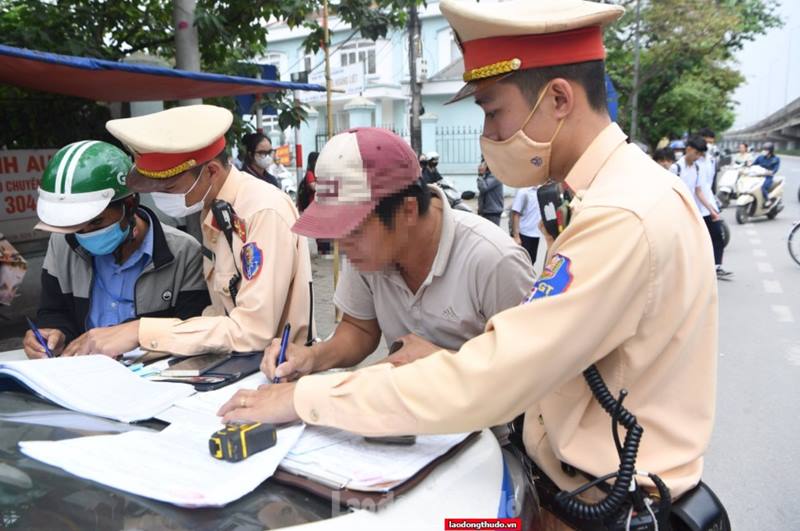 Cảnh sát giao thông sẽ tạm giữ giấy tờ trên môi trường điện tử