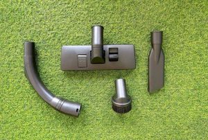 Bộ phụ kiện máy hút bụi ô tô gồm những gì?
