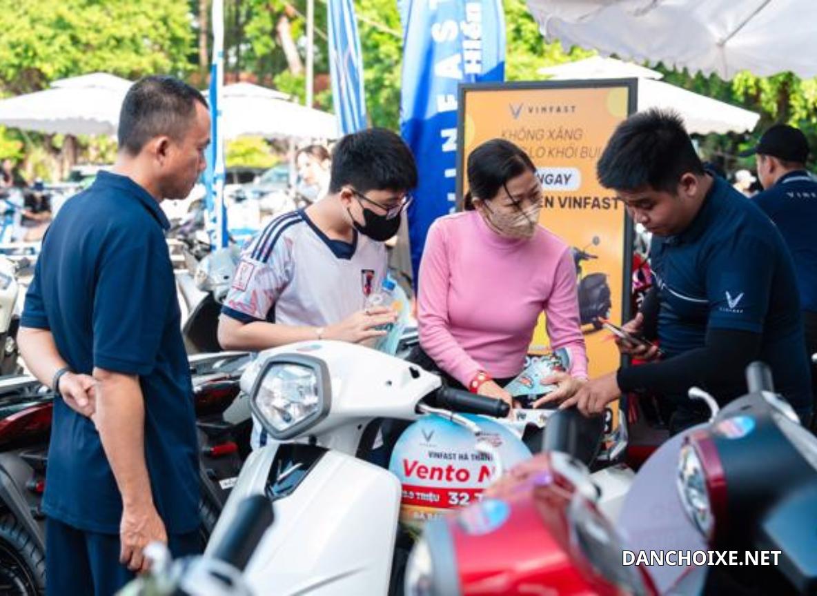 Nhiều hãng xe điện tại Việt Nam cung cấp các ưu đãi về giá và chính sách hỗ trợ vay mua xe.