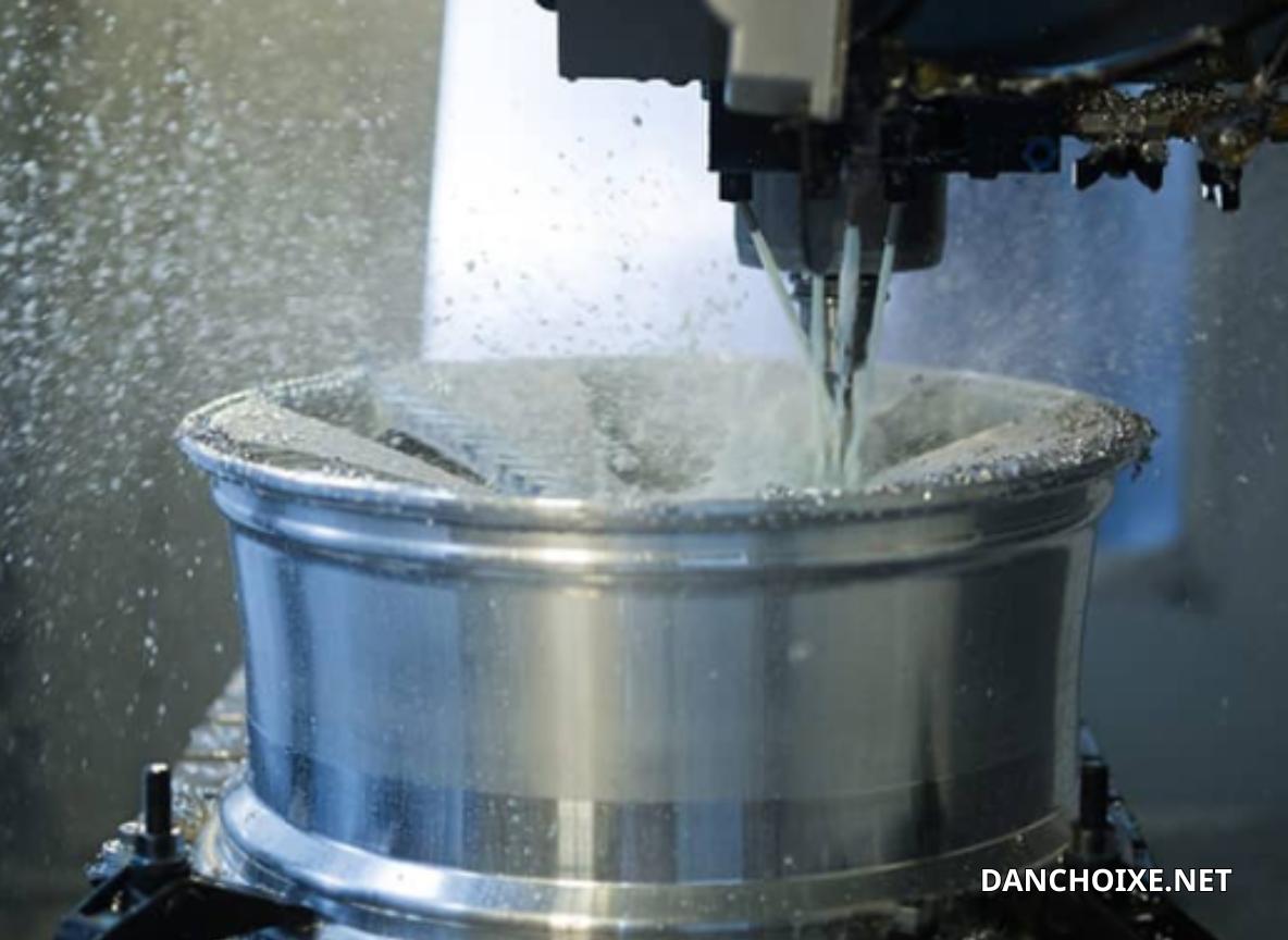 Chọn đúng kỹ thuật, thông số phù hợp với xe khi tiện mâm cnc