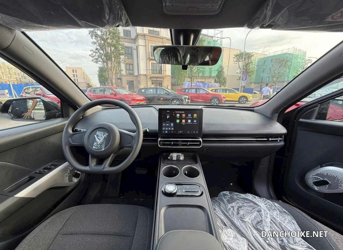 Limo green với không gian rộng phù hợp chạy dịch vụ