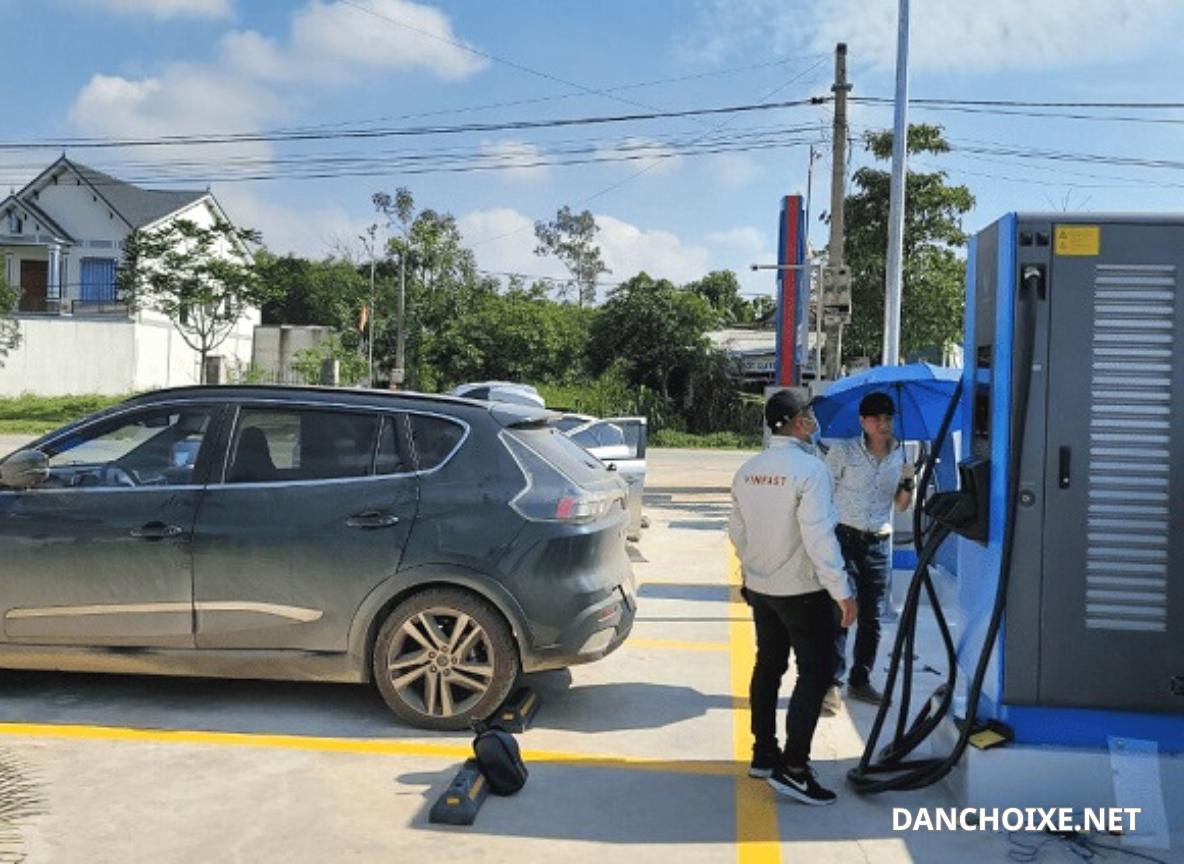 Chính Sách VinFast Miễn Phí Sạc Pin Ô Tô Điện Đến Đầu Năm 2029 Có Gì Đặc Biệt?