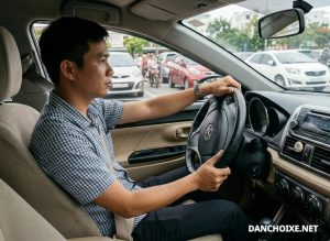 Đánh Lái Khi Xe Đứng Yên Có Hại Không? Giải Đáp Chi Tiết