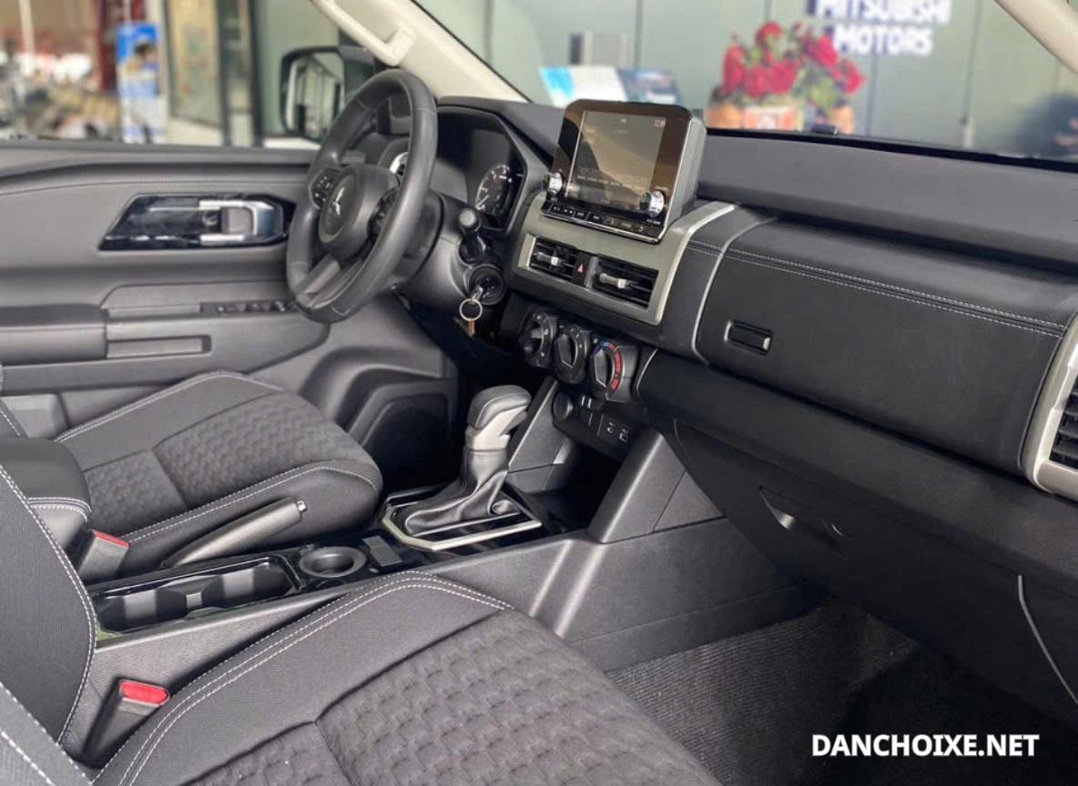 Cabin hiện đại, tiện nghi tạo cảm giác lái tốt hơn