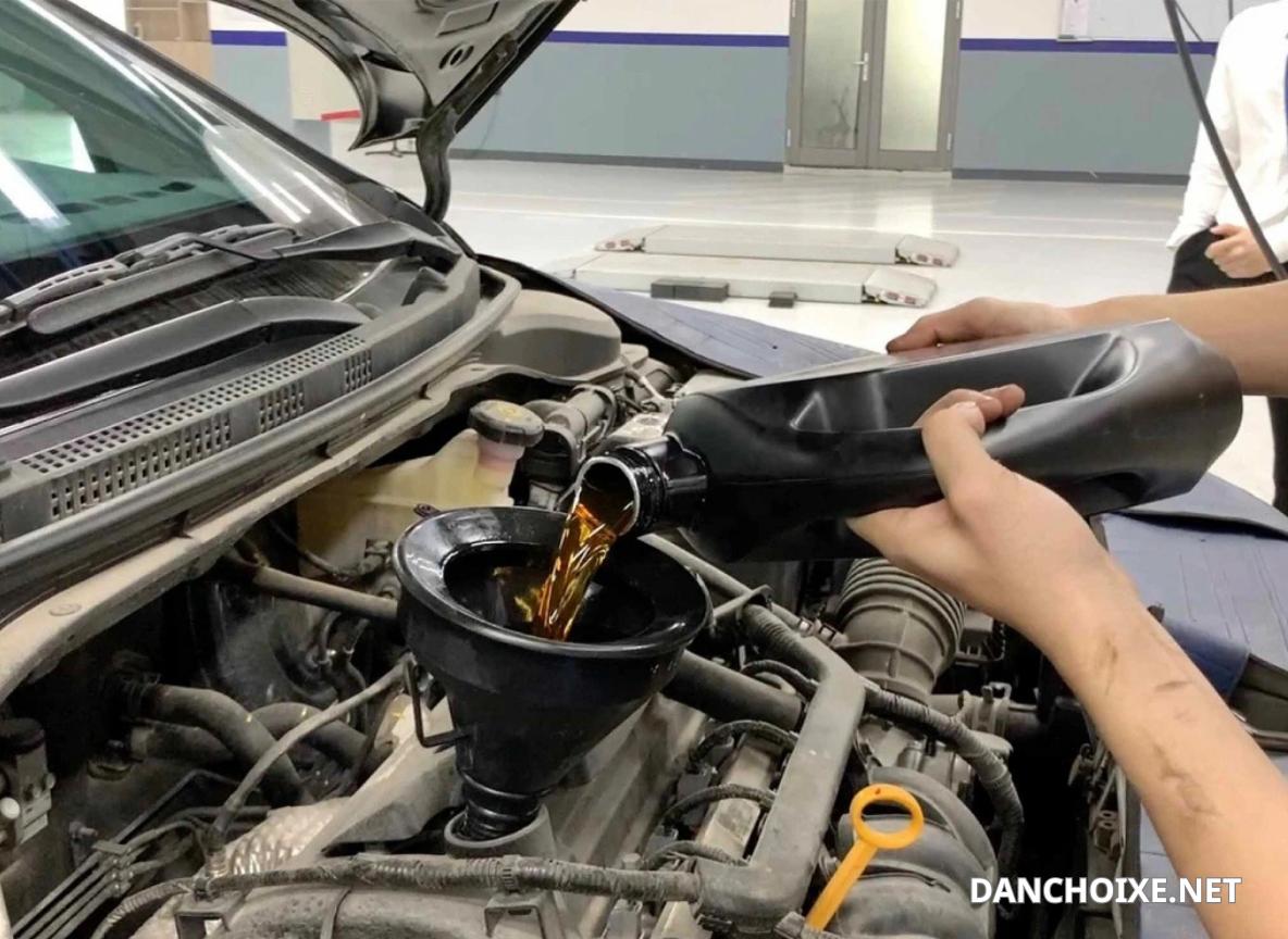 Khi xe có tiếng động lạ khi sang số cần thay dầu hộp số ngay lập tức