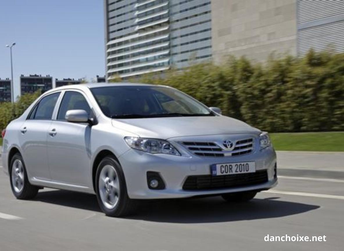 Altis đời 2003–2007 hiện có giá khoảng dưới 200 triệu nếu xe còn đẹp