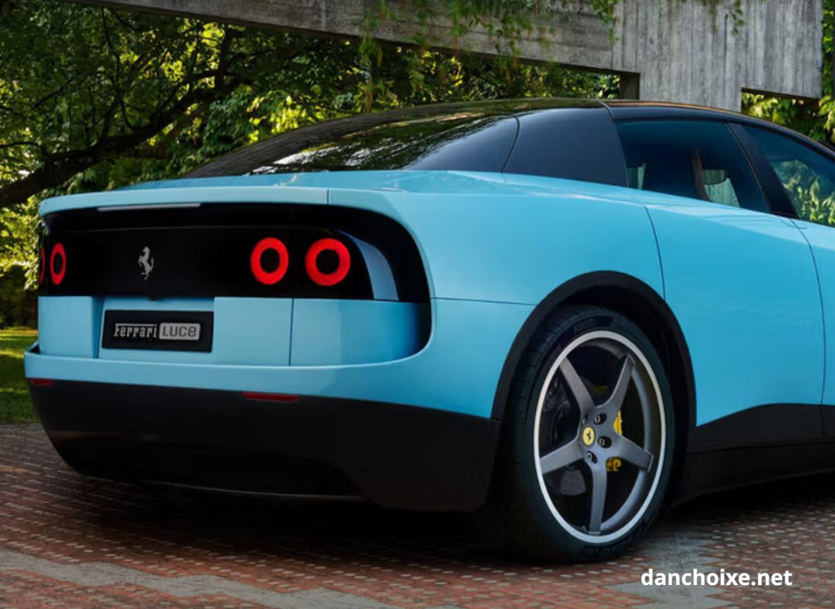 Ferrari Luce Có Thật Sự Xấu Như Cộng Đồng Mạng Nhận Xét?